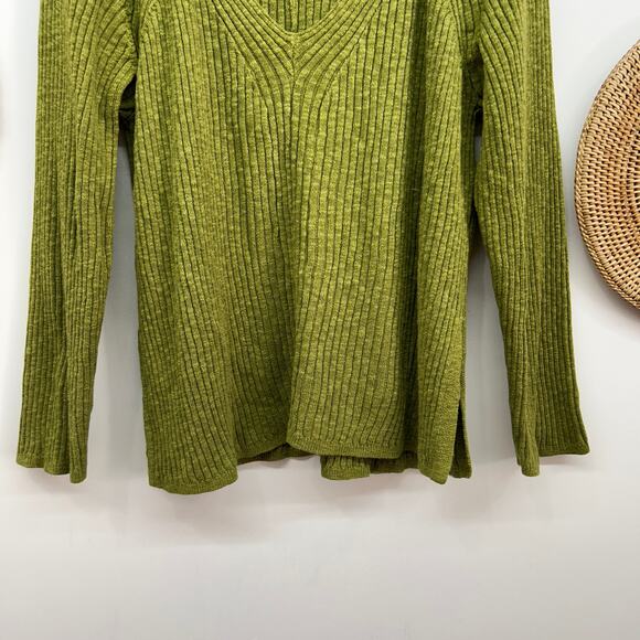 Free People Beach Green V-Neck Ribbed Knit Side Slit Sweater Medium Boho - Picture 4 of 7